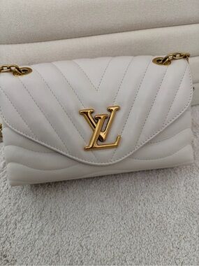 Louis Vuitton Cream Quilted Leather Shoulder Bag with Gold Hardware